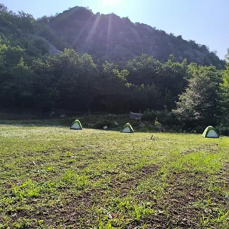 Camping-baven-toven Naturae Bulshize